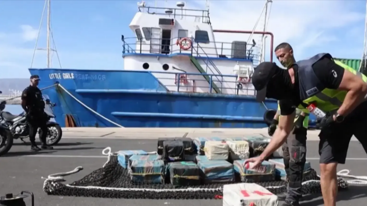 Tây Ban Nha thu giữ 4 tấn cocaine ngoài khơi Canary